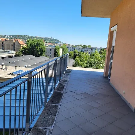 In Budapest, Buda Part With Great Views! Totally Renovated -wifi Available Apartament